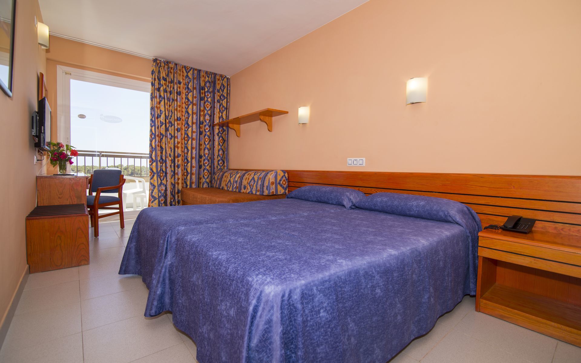 Hotel Caribe Es Canar  Exterior photo