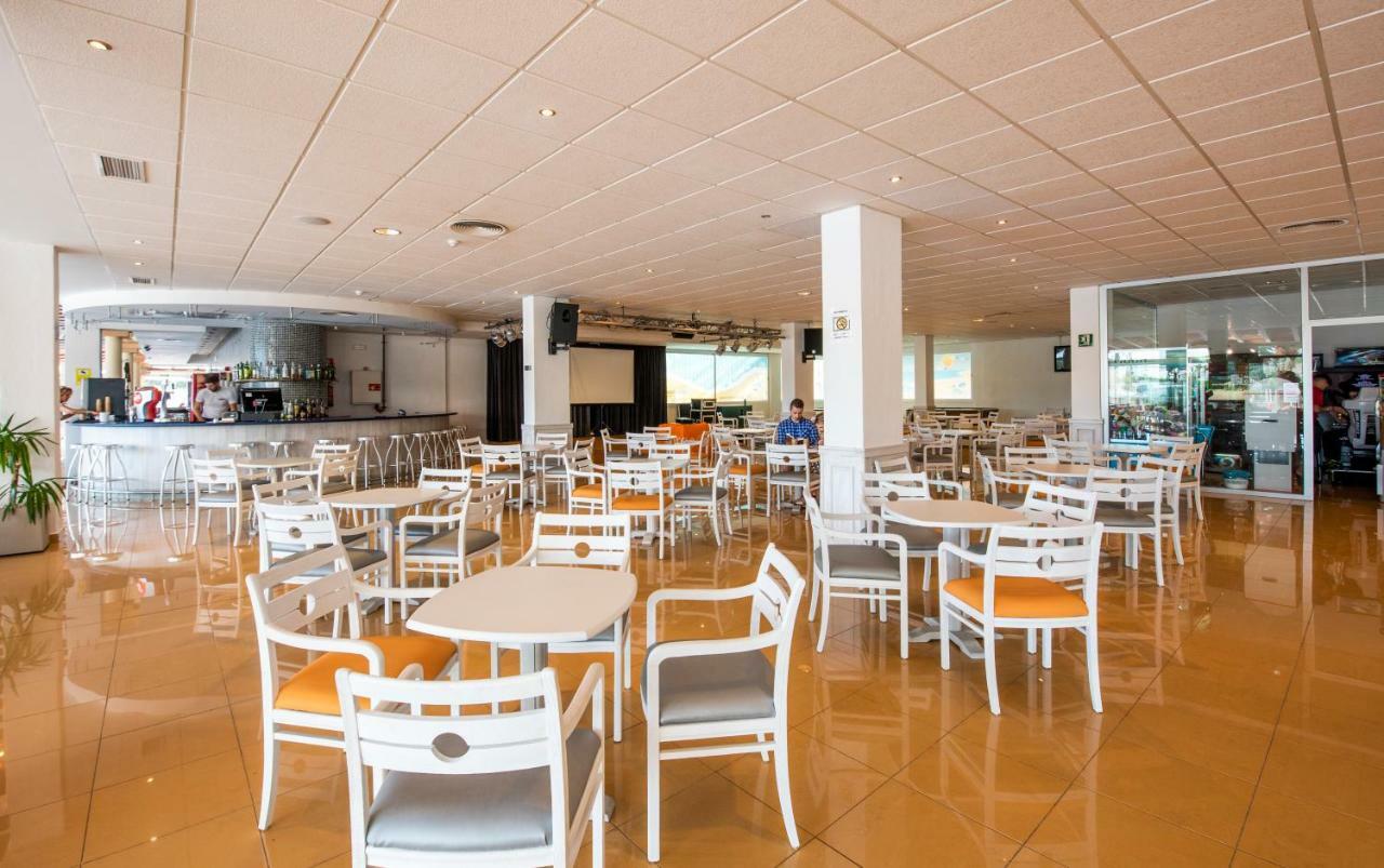 Hotel Caribe Es Canar  Exterior photo
