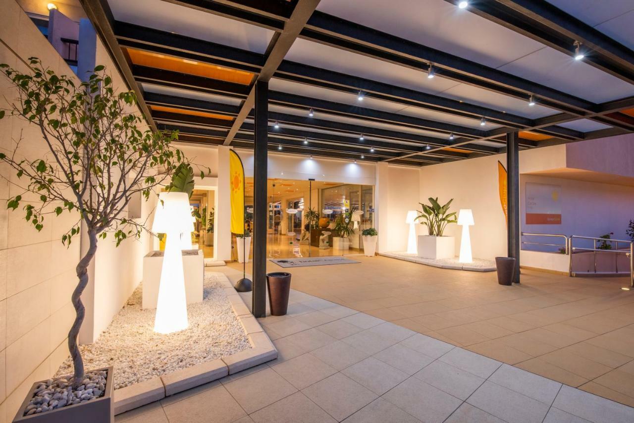 Hotel Caribe Es Canar  Exterior photo